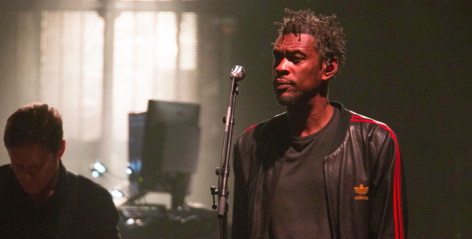 Участники Massive Attack потребовали освободить политзаключенных в России