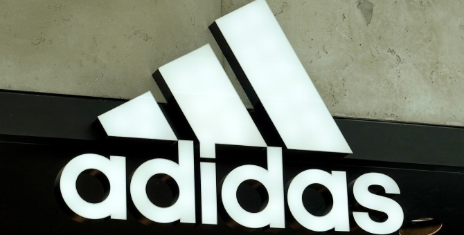 adidas отчитался о выручке за второй финансовый квартал