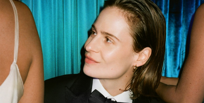 Christine and The Queens представила новый сингл «Je te vois enfin»