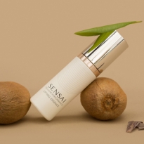 Подтягивающая эссенция Lifting Essence от Sensai — выбор Buro 24/7