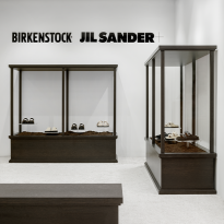 Побег на природу не выходя из ЦУМа: факты о новом поп-ап пространстве Birkenstock x Jil Sander