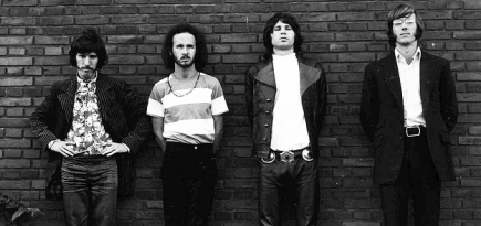 Представители The Doors подадут в суд на Кендалл и Кайли Дженнер