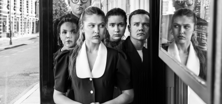Театр Маяковского проведет заключительную премьеру сезона — израильский детектив «Парадокс скворца»