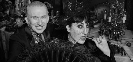 В новой кампании аромата Scandal от Jean Paul Gaultier снялись Ирина Шейк и Росси ди Пальма