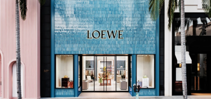 В Лос-Анджелесе открылся новый магазин Loewe со скульптурой Джастина Бибера
