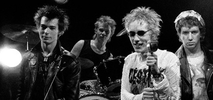 Сын Вивьен Вествуд и Малкольма Макларена снимет документалку о Sex Pistols