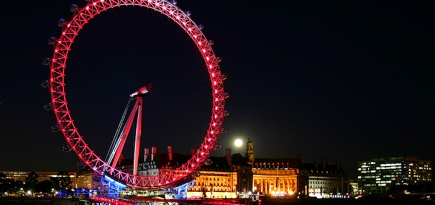 Колесо обозрения London Eye сменило цвет и название