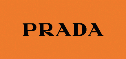 Prada обвинили в расизме из-за фигурок в виде обезьян