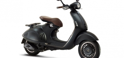 Emporio Armani и Vespa объединились для создания ретроскутера