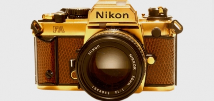 Пленочная камера Nikon FA из чистого золота