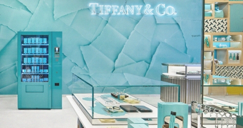 Tiffany & Co открыл в Лондоне бутик с вендинговой машиной для парфюма