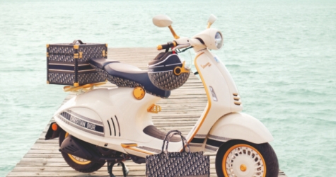 Dior и Vespa выпустили коллаборацию