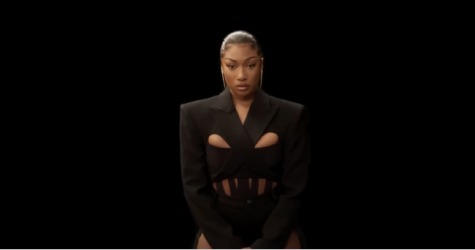 Megan thee Stallion танцует в образах Mugler в клипе на трек «Plan B»