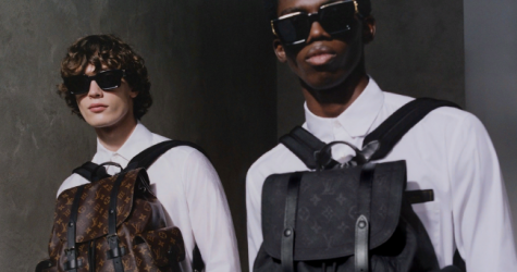 Louis Vuitton обновил классические модели сумок Christopher и Soft Trunk