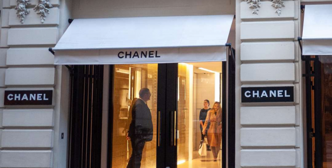 В Париже произошло ограбление бутика Chanel