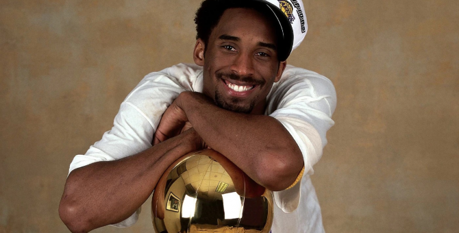 Чемпионский перстень НБА 2000 Коби Брайанта продан за миллион долларов