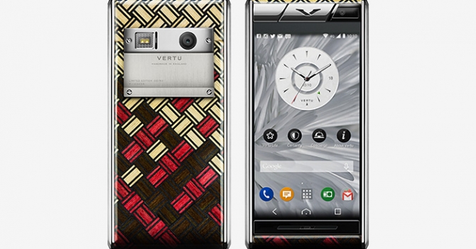 Vertu из натурального дерева: лимитированный Aster Yosegi Wood