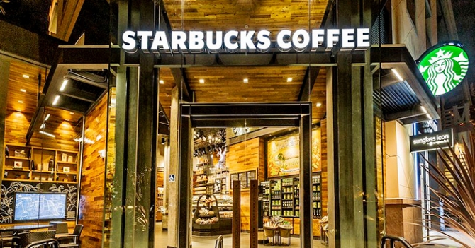 В Диснейленде открылся первый эко-кофешоп Starbucks