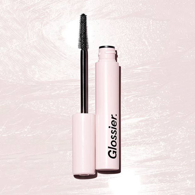 Glossier выпустил тушь для веганов, которая оказалась совсем не веганской