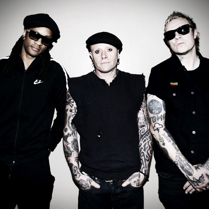 Группа The Prodigy отменила все предстоящие выступления