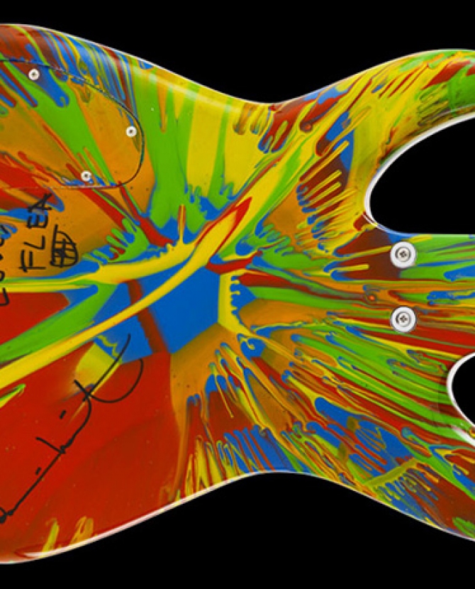 Дэмиен Херст и Фли раскрасили гитары