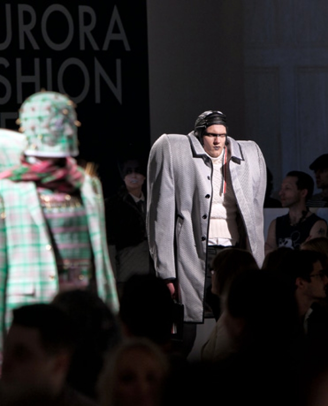 Показ Thom Browne на Aurora Fashion Week