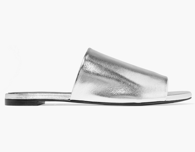 Robert Clergerie<p><a target=\"_blank\" href=\"https://www.net-a-porter.com/ua/en/product/665271/robert_clergerie/gato-metallic-leather-slides\">net-a-porter.com</a></p>