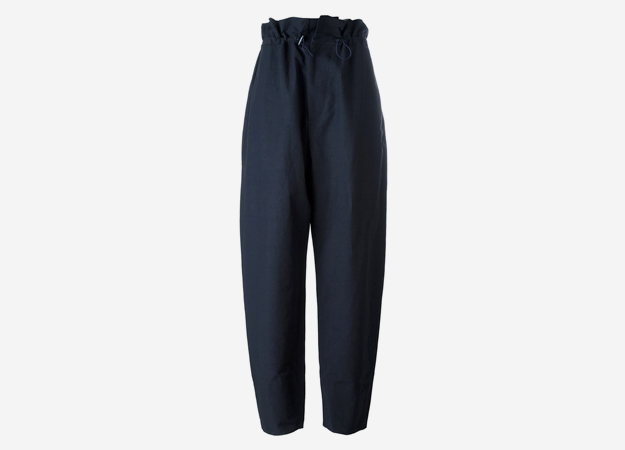 Брюки Stella McCartney<p><a href=\"https://www.farfetch.com/uk/shopping/women/stella-mccartney-paperbag-waist-baggy-trousers-item-11978123.aspx?storeid=9178&amp;size=19&amp;utm_source=Hy3bqNL2jtQ&amp;utm_medium=affiliate&amp;utm_campaign=Linkshareuk&amp;utm_content=10&amp;utm_term=UKNetwork\" target=\"_blank\" style=\"background-color: #ffffff;\">Farfetch.com</a></p>