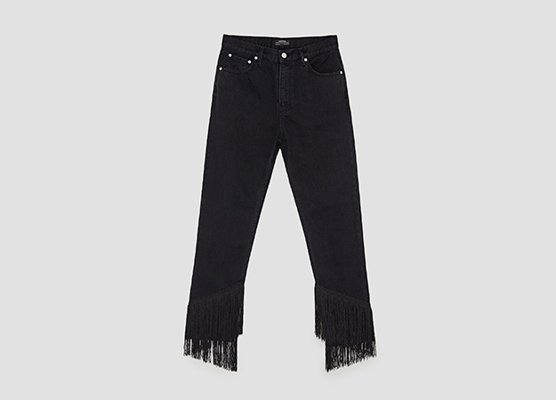 Джинсы, Zara<p><span id=\"\" style=\"\"><a style=\"\" target=\"_blank\" href=\"https://www.zara.com/ru/ru/jeans-high-rise-fringes-p08246264.html?v1=5239042&amp;v2=734074\">ZARA</a></span></p>