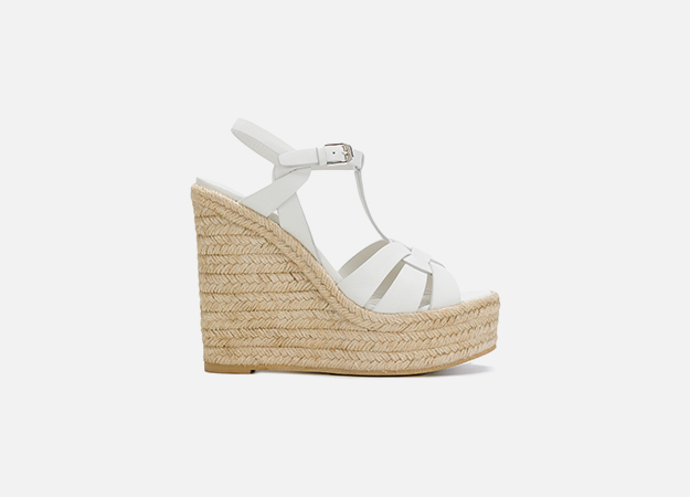 Сандали, Saint Laurent<p><a style=\"\" target=\"_blank\" href=\"https://www.farfetch.com/uk/shopping/women/saint-laurent-espadrille-t-strap-wedge-sandals-item-12583034.aspx?utm_source=Hy3bqNL2jtQ&amp;utm_medium=affiliate&amp;utm_campaign=Linkshareuk&amp;utm_content=10&amp;utm_term=UKNetwork\">farfetch.com</a></p>