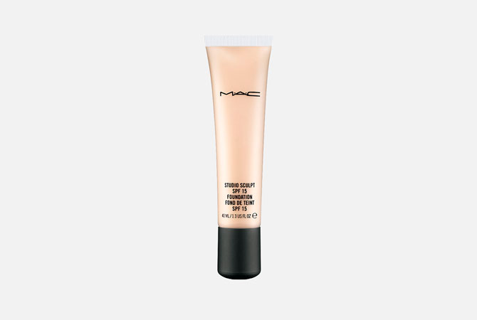 Studio Sculpt SPF 15 Foundation от M.A.C, 2 740 руб.