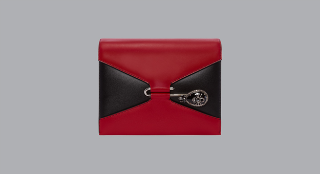 В Москве можно купить Pin Bag от Alexander McQueen