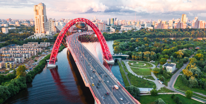 В школах Москвы объявлены двухнедельные осенние каникулы из-за распространения COVID-19