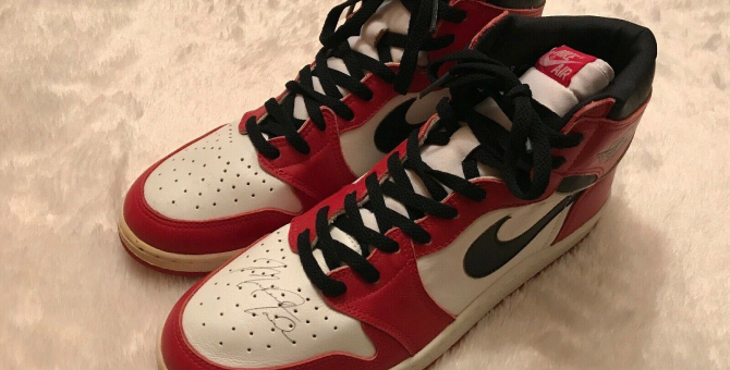 Кроссовки Air Jordan 1 продают на Ebay за один миллион долларов